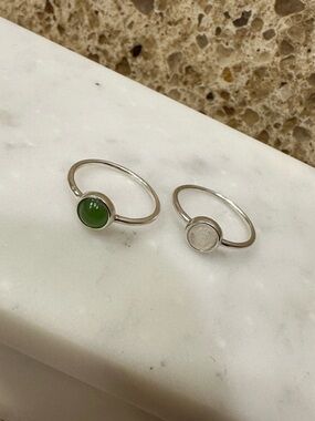 Set of jade and moonstone rings